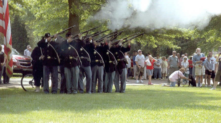 Bridgeville Memorial Day Parade - Civil War Salute